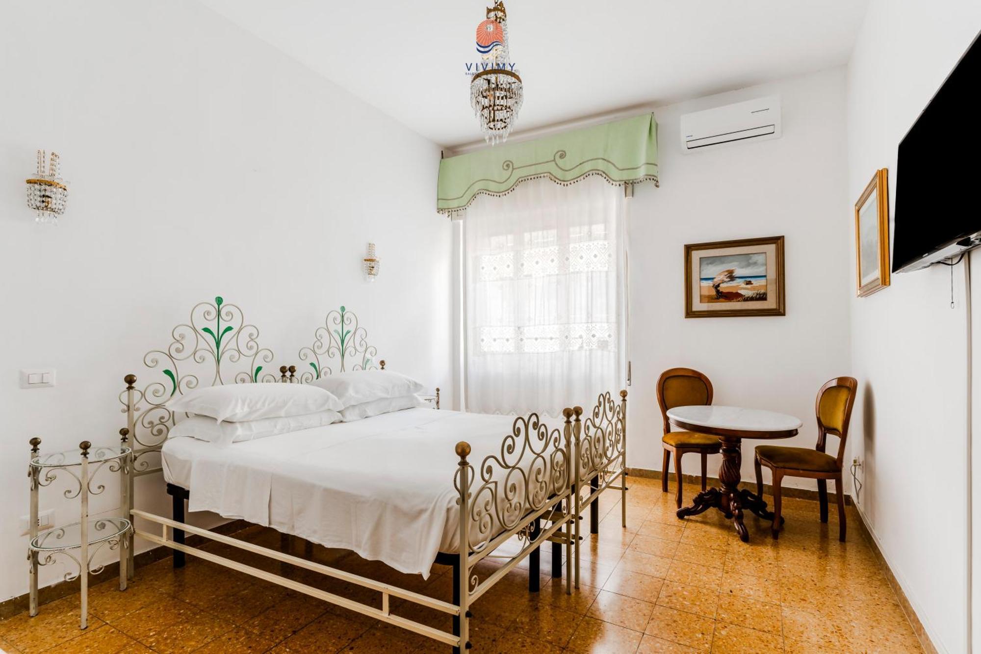 Palazzo Grassi By Vivimy Hotel Gallipoli Ngoại thất bức ảnh